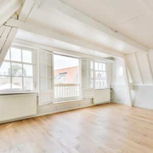 Mantenimiento de suelos de madera: consejos para prolongar su vida útil